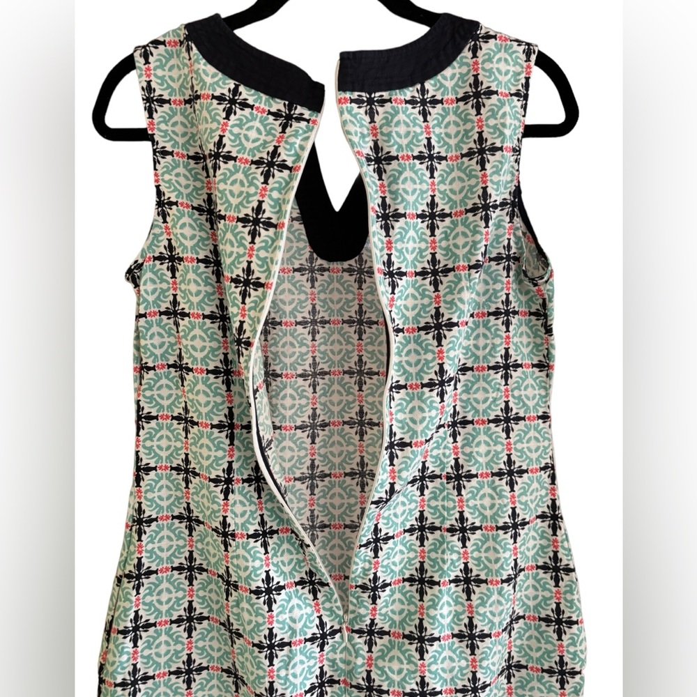 Talbots Linen Sleeveless V-neck Medallion Patterned Classic Shift Dress Size 6 - Picture 5 of 10